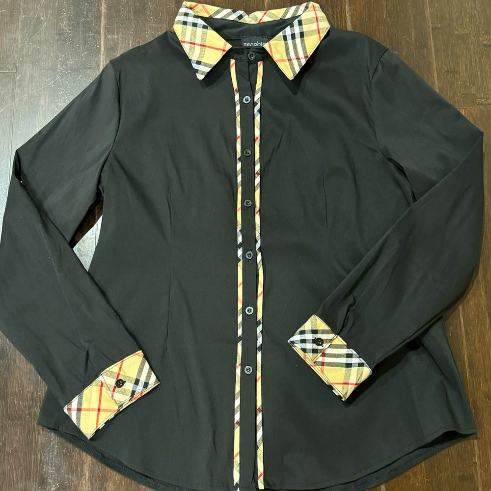 Novacheck Black Buttondown with Patterned Colar and Hem of Sleeve Size 8